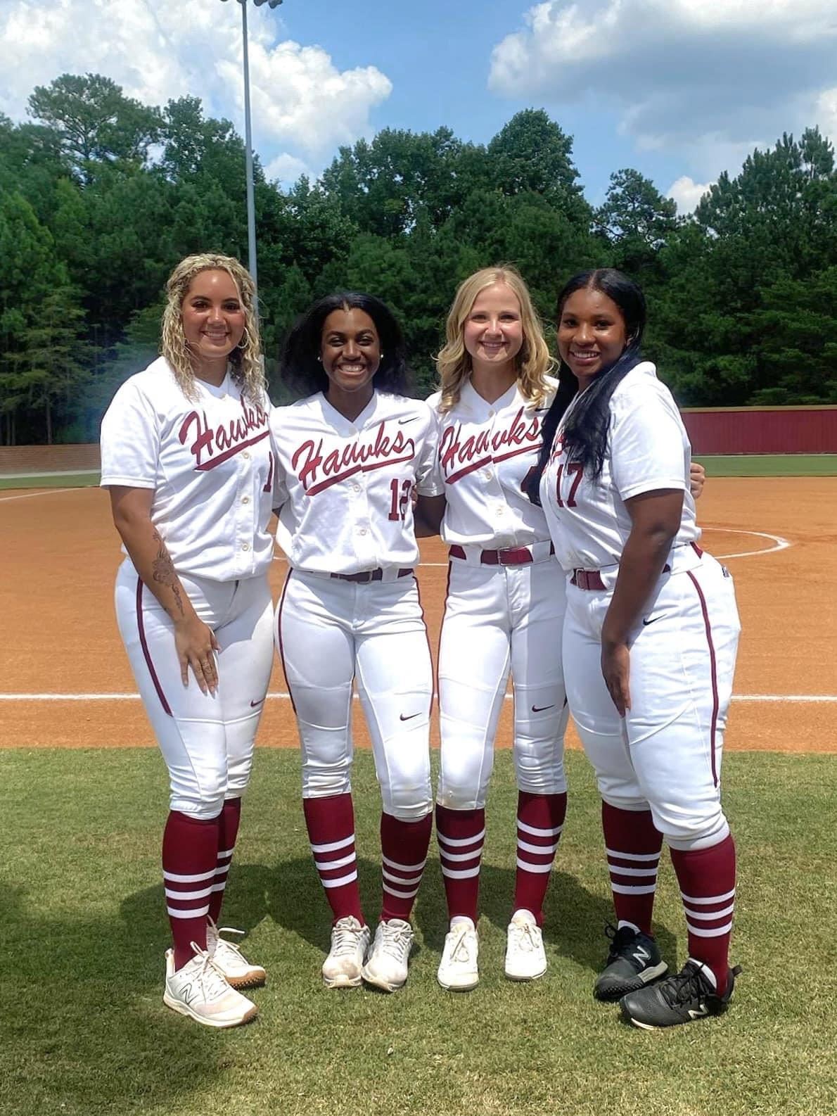 Class of 2024 softball seniors